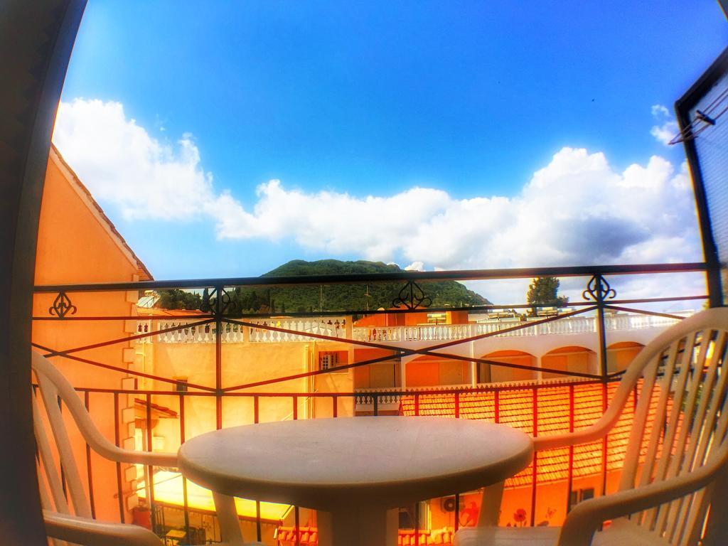 Benitsa Beach Hotel Αχίλλειο Εξωτερικό φωτογραφία